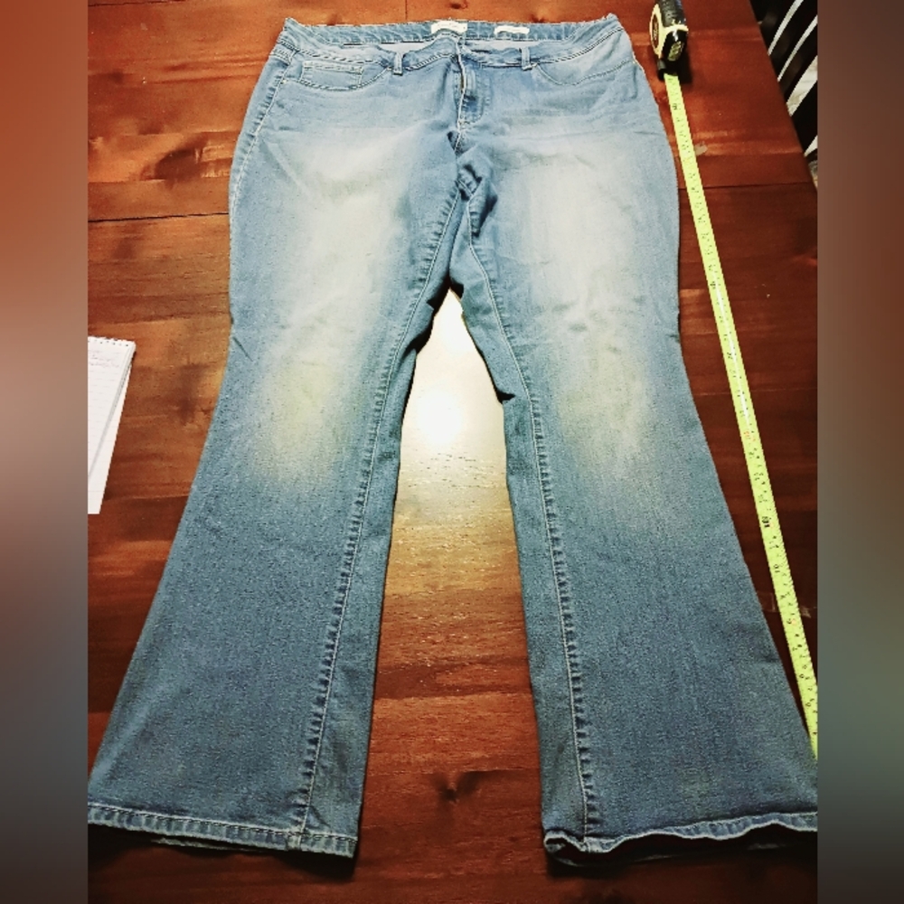 Jessica Simpson Kiss Me Bootcut jeans 20w